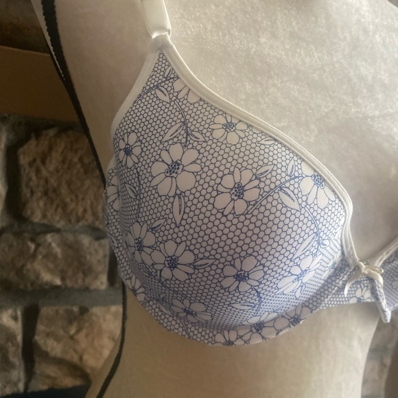 AMBRIELLE-WHITE AND BLUE BRA-38B - Picture 3 of 7